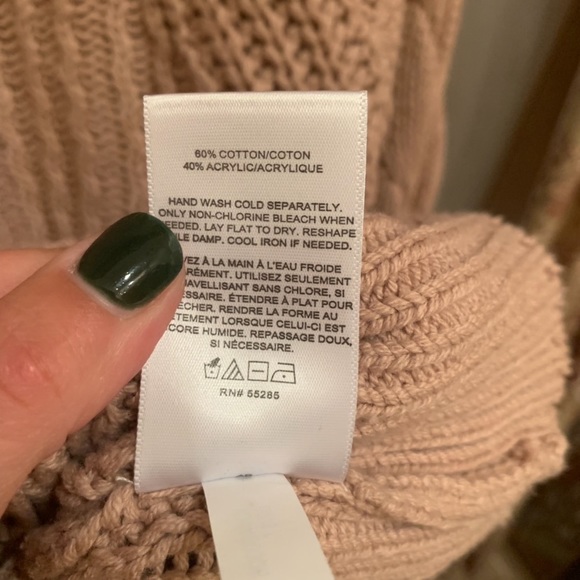 🔴{EXPRESS} Pink Sweater - Picture 8 of 10